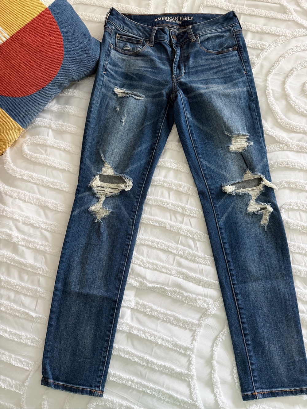 American Eagle Outfitters Women's Ripped Medium Blue Skinny Jeans - Picture 2 of 9